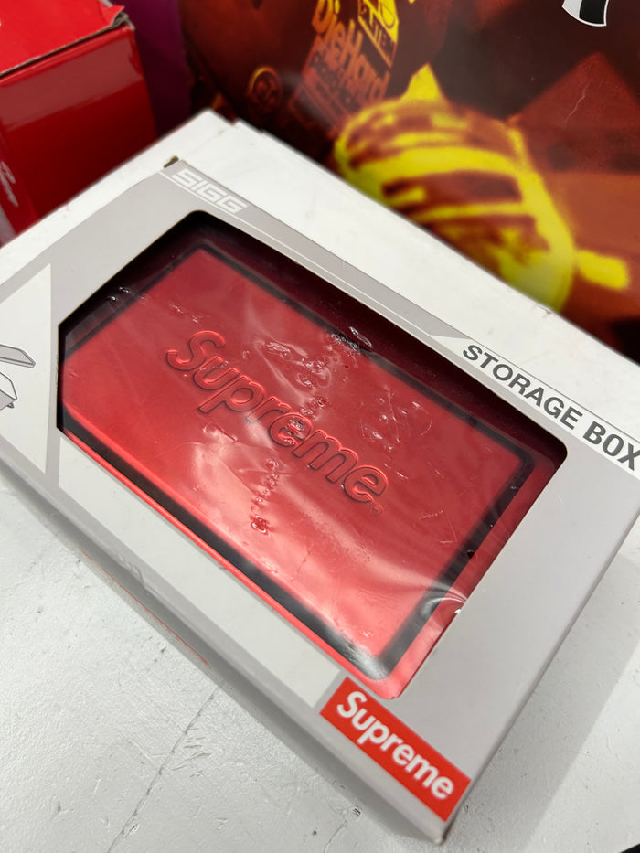 SUPREME SIGG METAL STORAGE BOG (BRAND NEW)