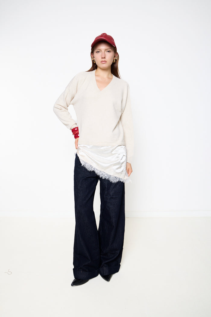 Classic V-neck knitted sweater wholesale