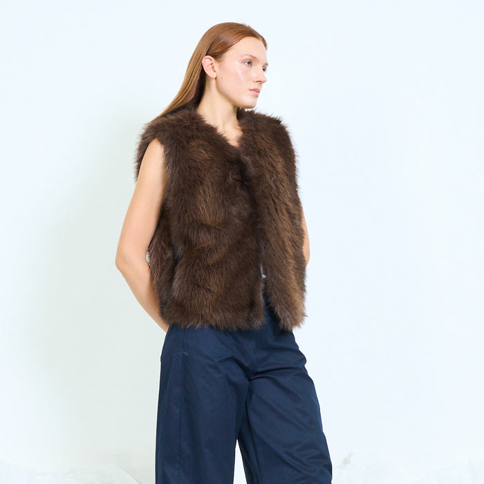 Long-pile faux-fur vest with front pockets wholesale