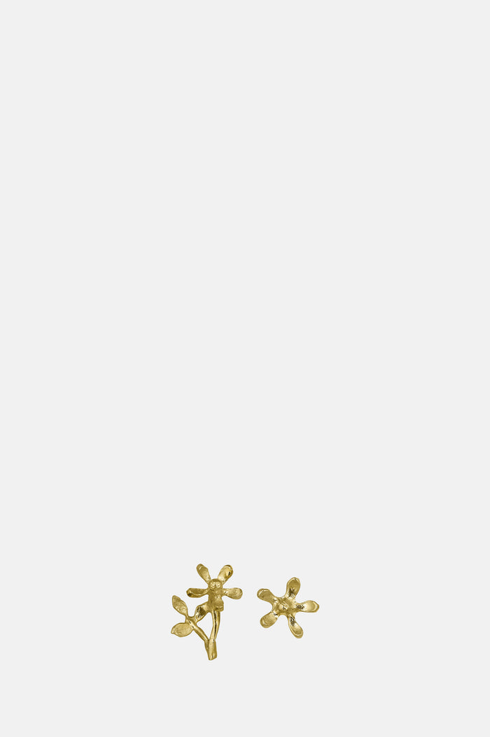 Alex Monroe Asymmetric Growing Flower Stud Earrings Gold.