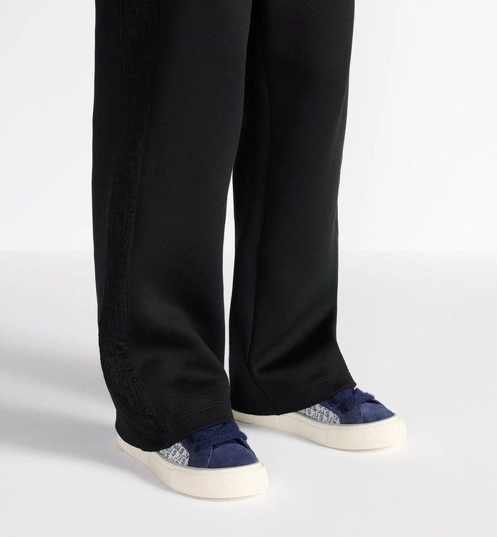 "B33" Spin Sneaker
