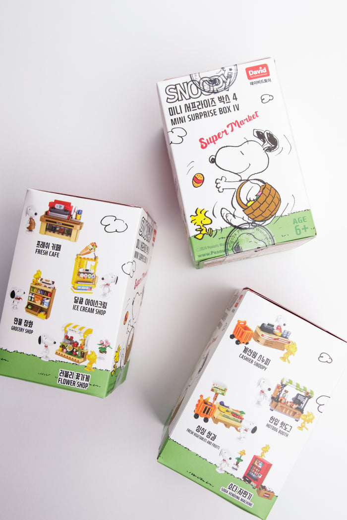 Blind Box Snoopy Market Figurine Building Block Set
