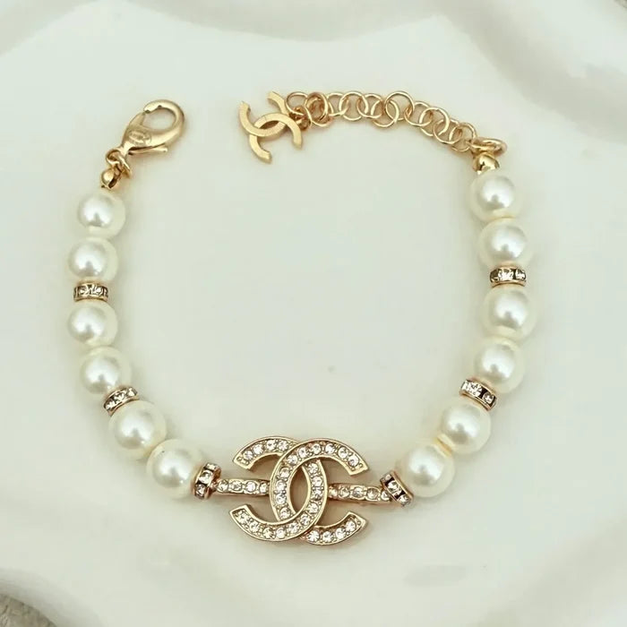 CORA PEARLS BRACELET