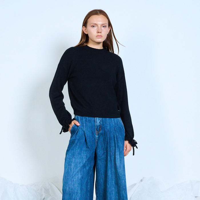 Cropped knit sweater with tie cuffs wholesale