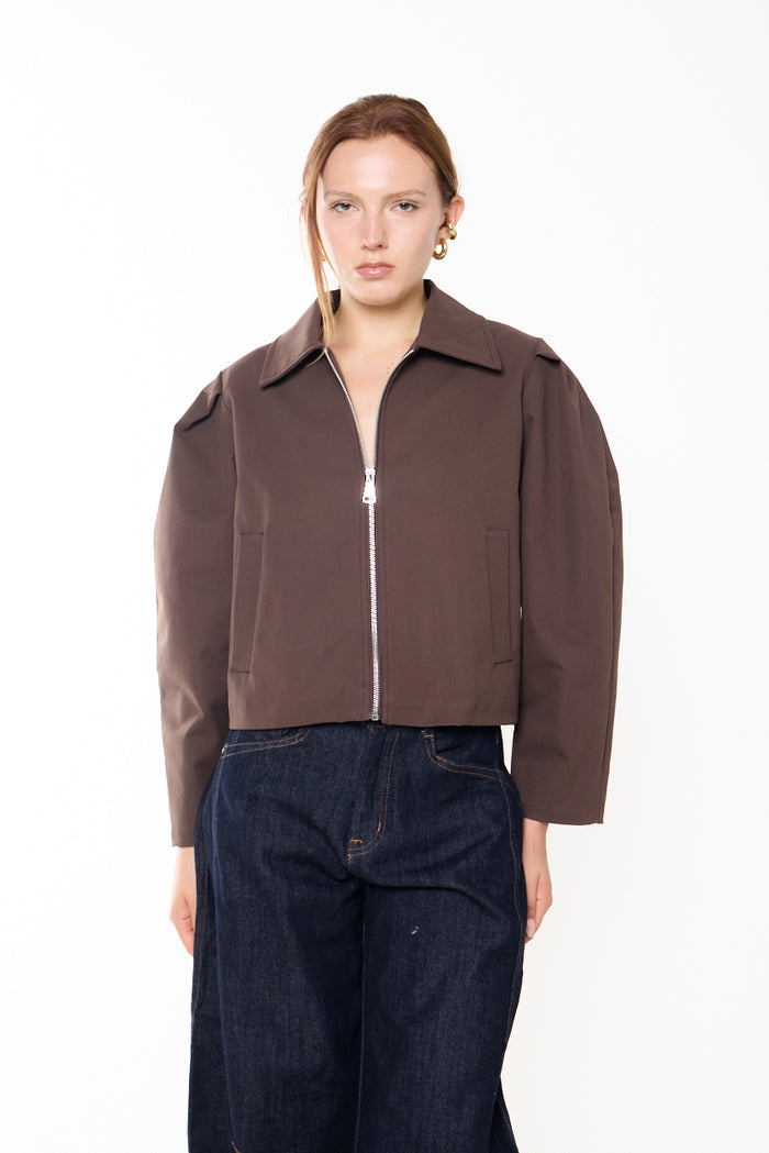 Cropped utility jacket with pointed collar and zip closure wholesale