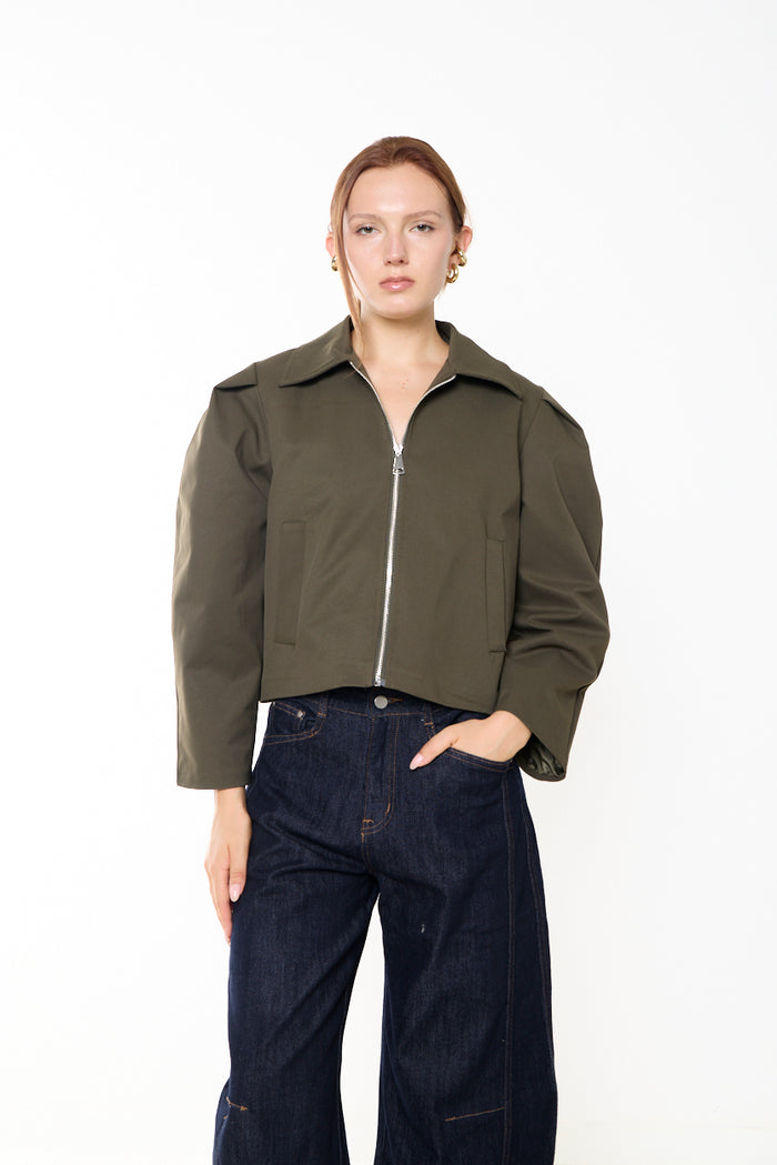 Cropped utility jacket with pointed collar and zip closure wholesale