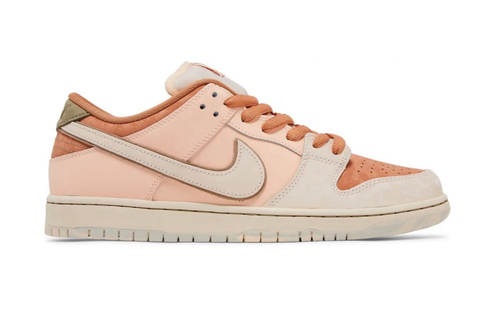DUNK LOW SB TROCADERO (BRAND NEW)