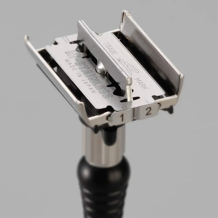 Feather Hi-Stainless Platinum Double-Edge Razor Blades - BUYBARBER.COM