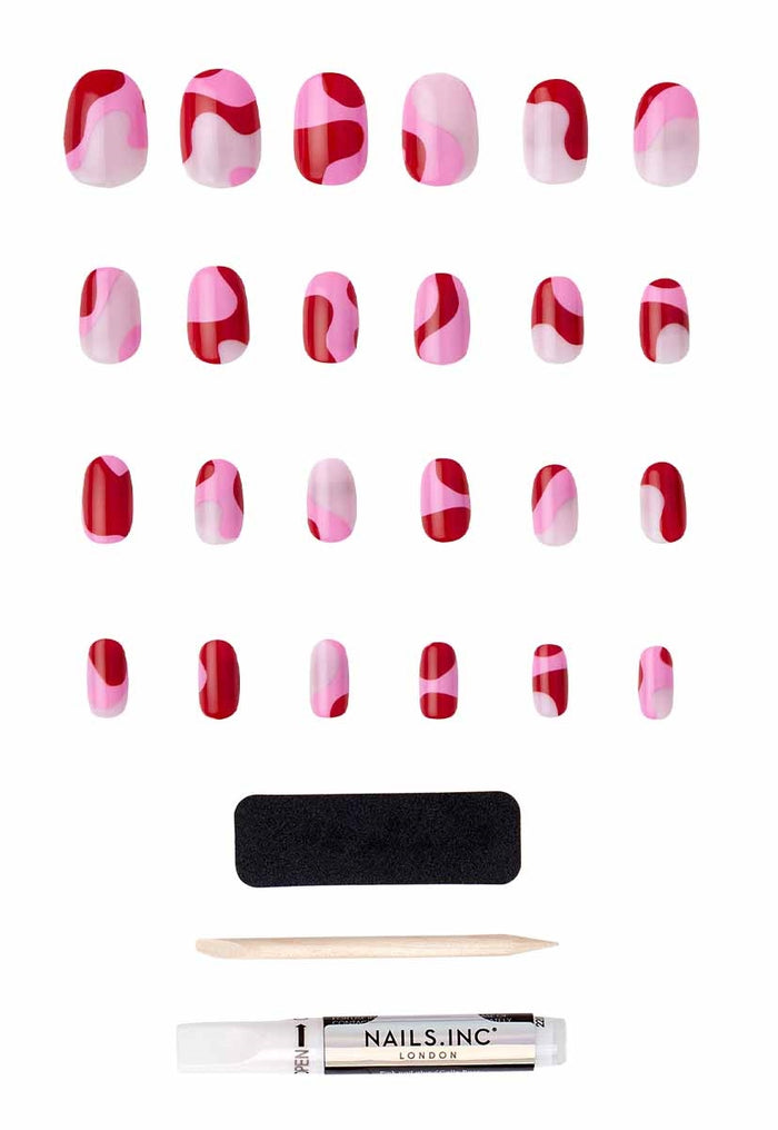 Give Me A Swirl Artificial Nails