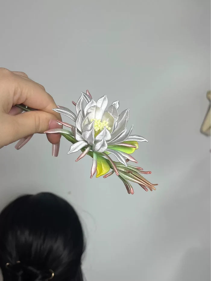 Qi Sili handmade Chanhua hairpin/clip in white-3