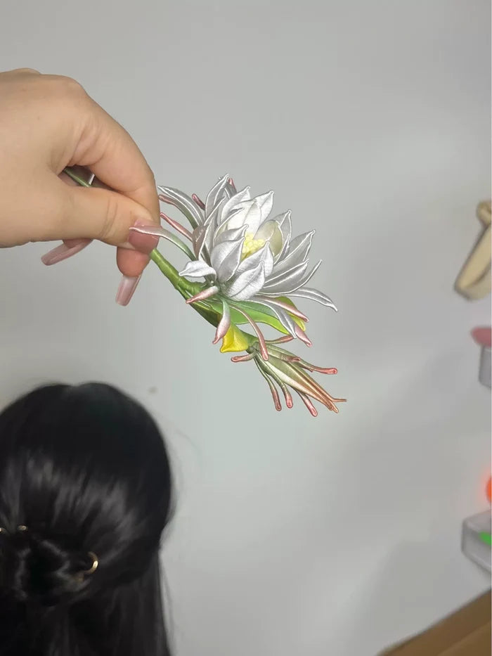 Qi Sili handmade Chanhua hairpin/clip in white-4