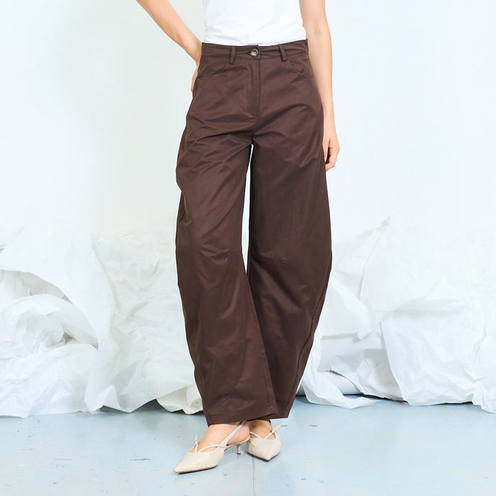 High-waisted straight-leg trousers with side pockets wholesale