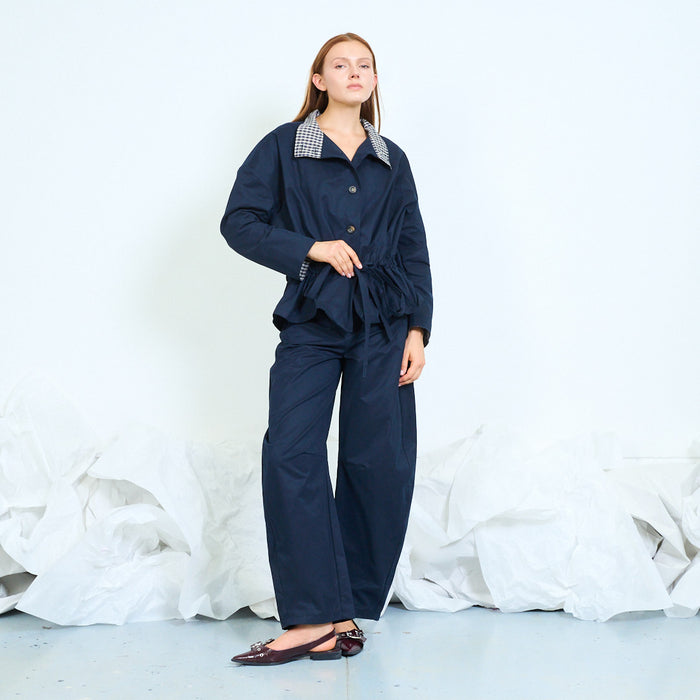 High-waisted straight-leg trousers with side pockets wholesale