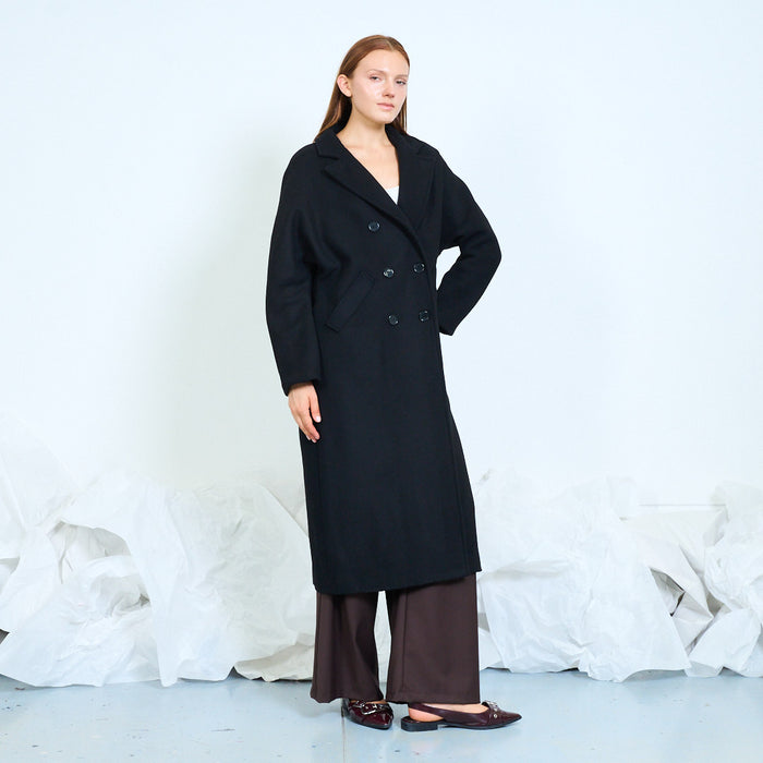 Long double-breasted coat with notched lapels wholesale