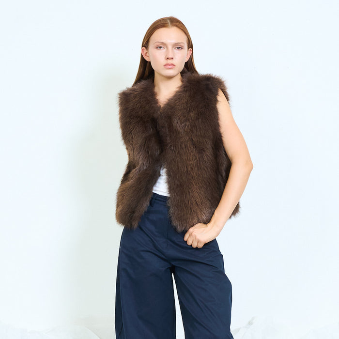 Long-pile faux-fur vest with front pockets wholesale
