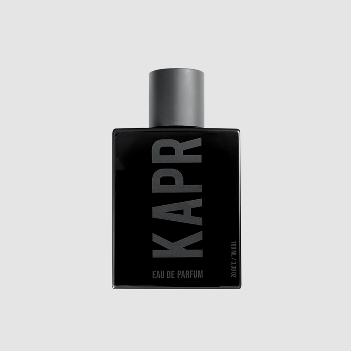 KAPR Parfum – stijlvolle herengeur die kracht en elegantie combineert.