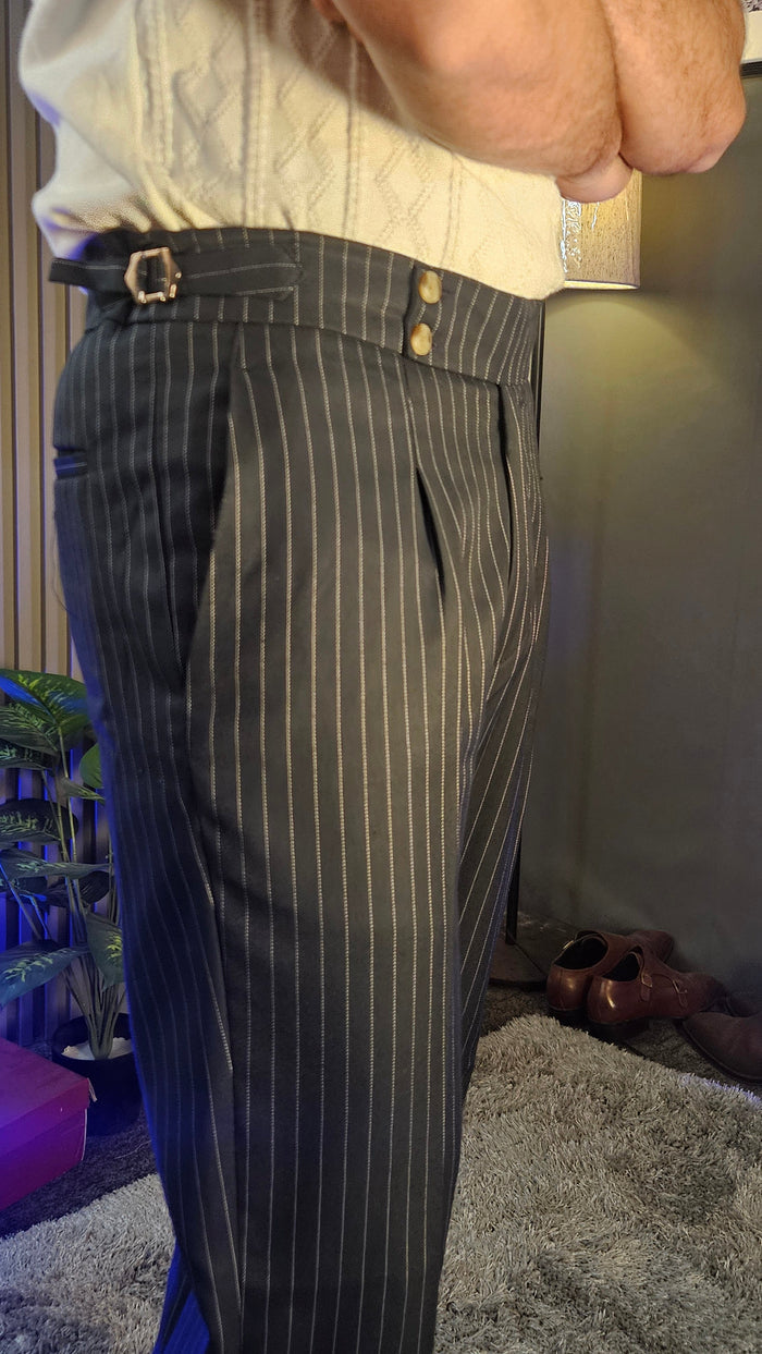 Navy Stripe Signature Button Gurkha Pant × White Diamond Cable Half Sleeves Knit Polo