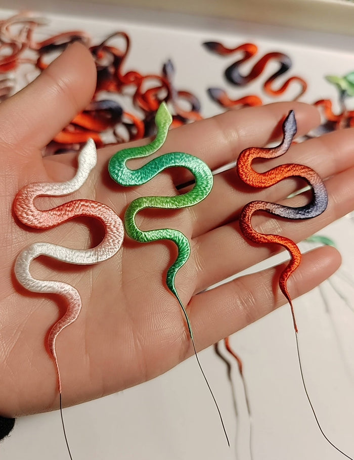 PF066 - Snakes Chanhua Brooch - Wholesale