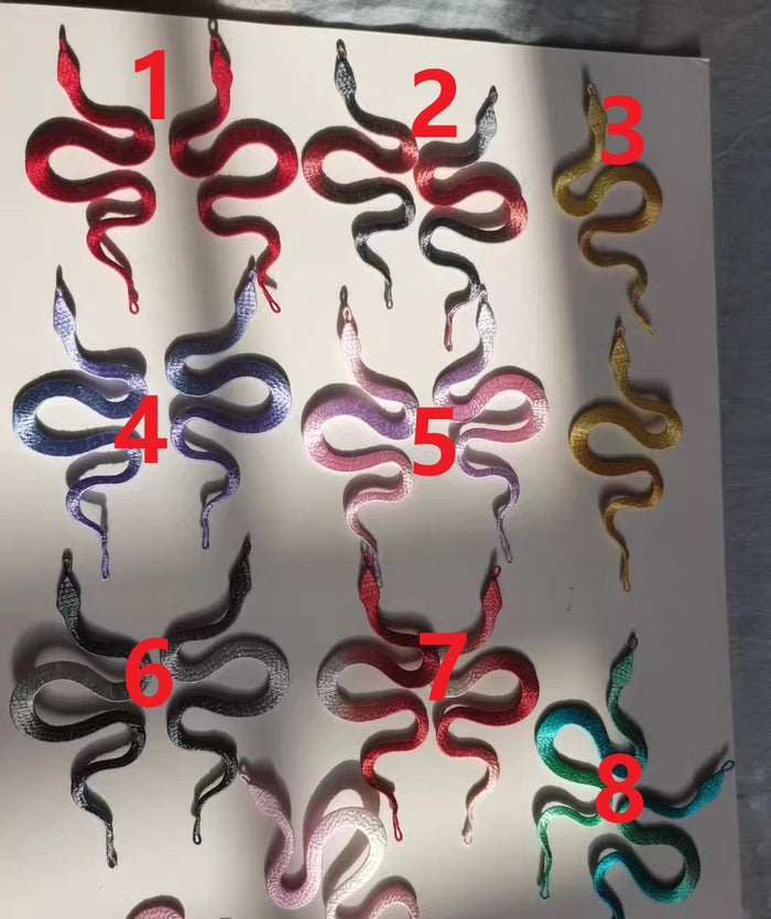 PF066 - Snakes Chanhua Brooch - Wholesale