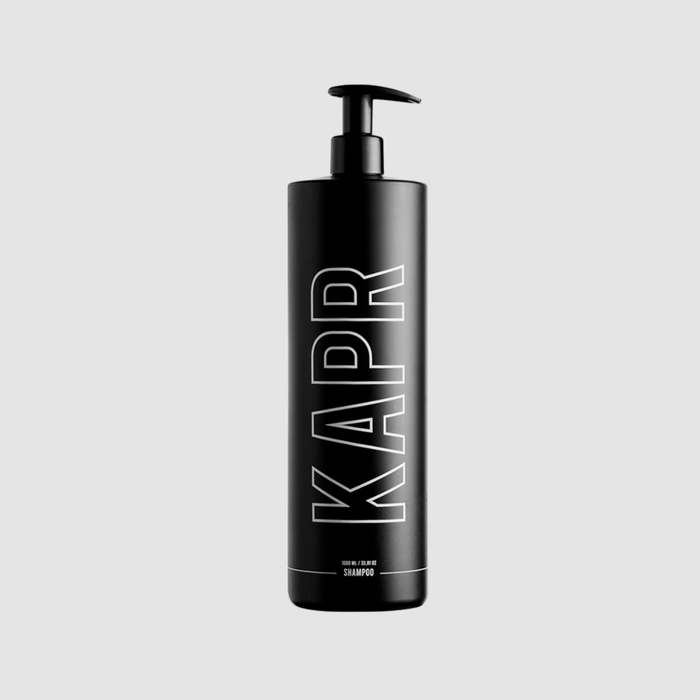 KAPR Shampoo – stijlvolle pompflacon voor dagelijkse haarverzorging.
