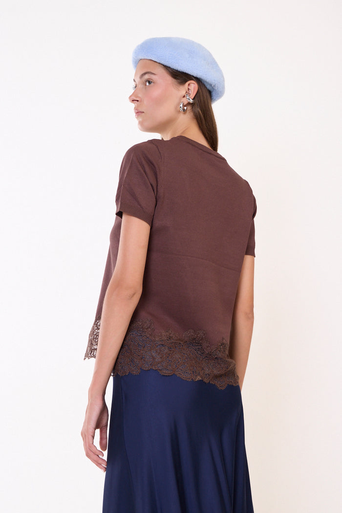 Short-sleeve T-shirt with lace hem panel wholesale