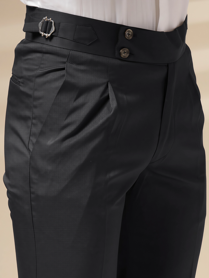 28 / Charcoal Black