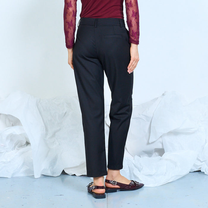 Straight-leg trousers with ankle-length hems wholesale