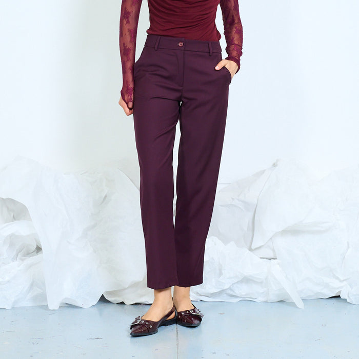 Straight-leg trousers with ankle-length hems wholesale