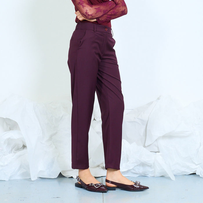 Straight-leg trousers with ankle-length hems wholesale