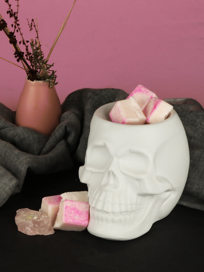White Skull Oil Burner | One Colour-Image 1